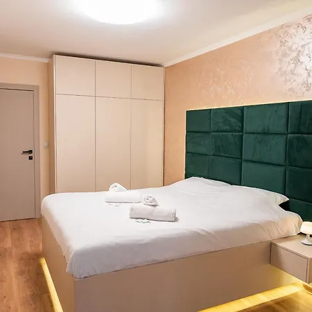 One-bedroom With Free Parking, Free Gym Pass And Office Setup דירה