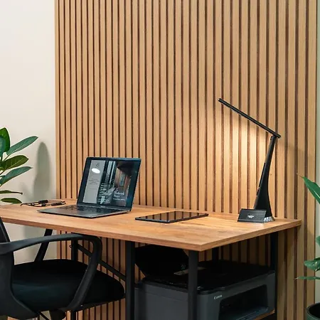 Апартамент One-bedroom With Free Street Parking, Free Gym Pass And Office Setup Пловдив