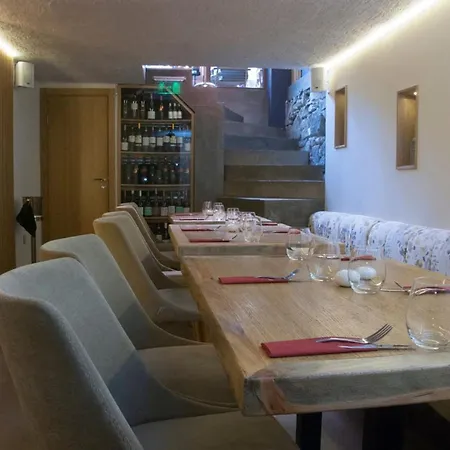 דירה One-bedroom With Free Parking, Free Gym Pass And Office Setup פלובדיב
